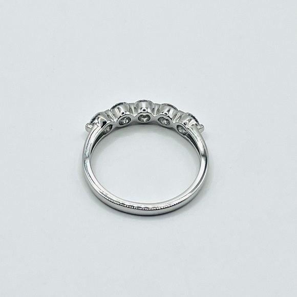 1.00 CT 950 Platinum Round Brilliant Five Stones VS2 Diamond Ring Wedding Band - Picture 5 of 8